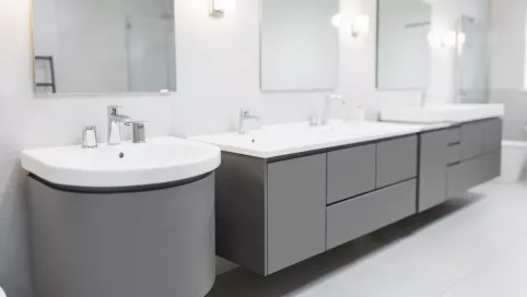 czy każda umywalka pasuje do szafki