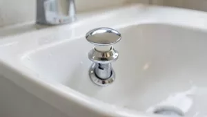 Jak wyjąć korek klik klak z umywalki