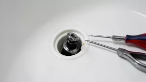 Jak wymienić korek klikklak w wannie