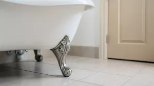 Jaka wysokość wanny z nóżkami