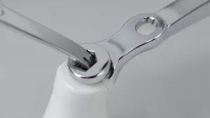 Jaki klucz płaski do baterii wannowej