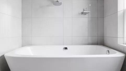 Na jakiej wysokości deszczownica w wannie