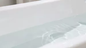 Na jakiej wysokości podejście wody do wanny