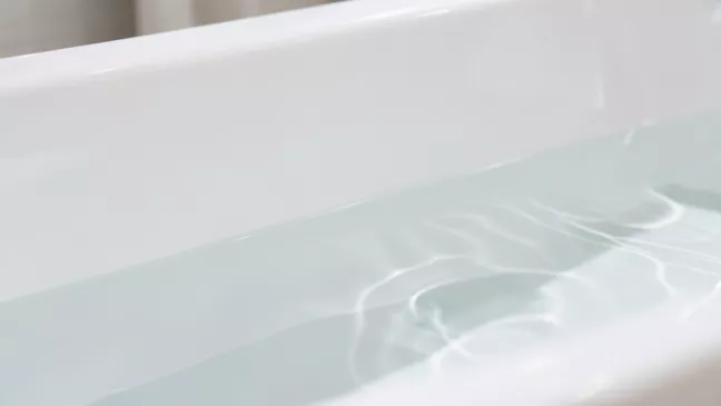 Na jakiej wysokości podejście wody do wanny