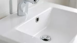 na jakiej wysokosci powinna byc zaworek pod wode w umywalce