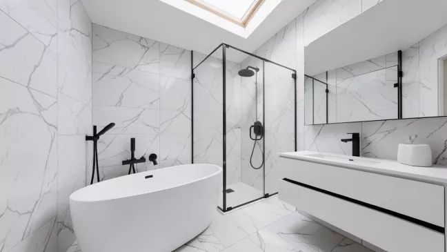 Nowoczesne łazienki z wanną i prysznicem